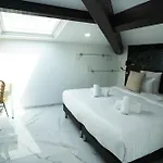 La Ora Hotel *
