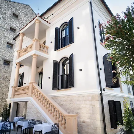 La Ora Hotel